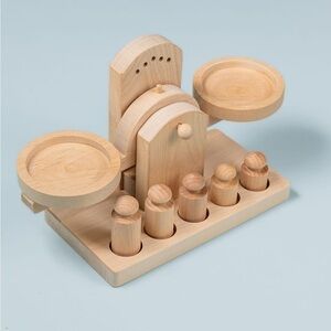 Natural Wood Balancing Scale